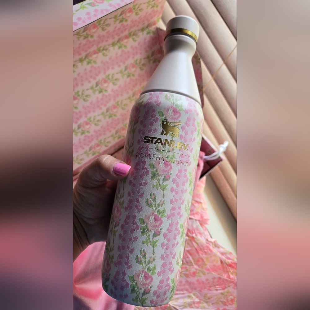 Love shack fancy x Stanley Slim Bottle 20 oz Blooming Heirloom